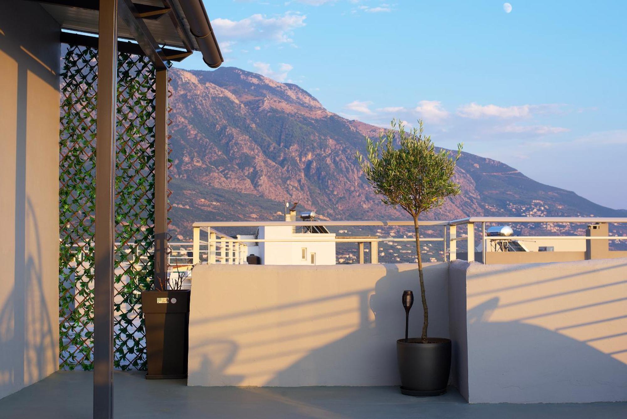 Kiriakos Apartment Kalamata Exterior foto